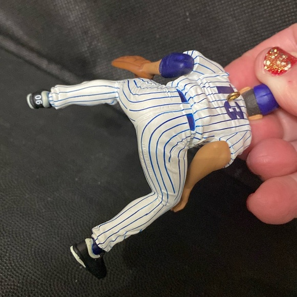 2006 Hallmark Alex Rodriguez 11th in Series at The Ballpark Ornament - Picture 6 of 7